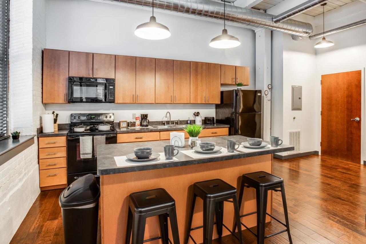 Ny Style Centric Loft With King Bed By Park Ave Daire Rochester Dış mekan fotoğraf