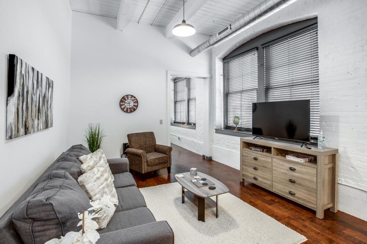 Ny Style Centric Loft With King Bed By Park Ave Daire Rochester Dış mekan fotoğraf
