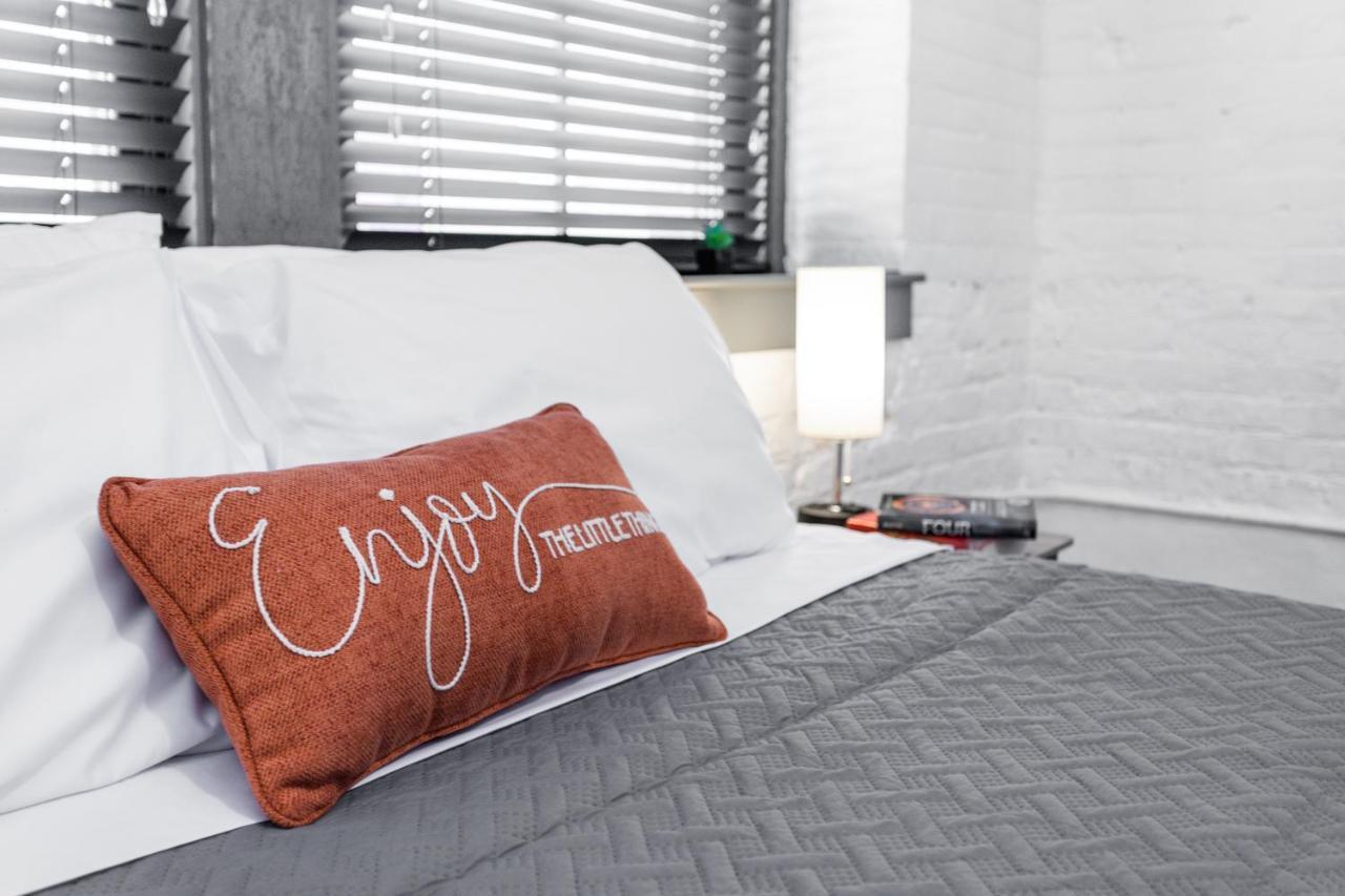 Ny Style Centric Loft With King Bed By Park Ave Daire Rochester Dış mekan fotoğraf